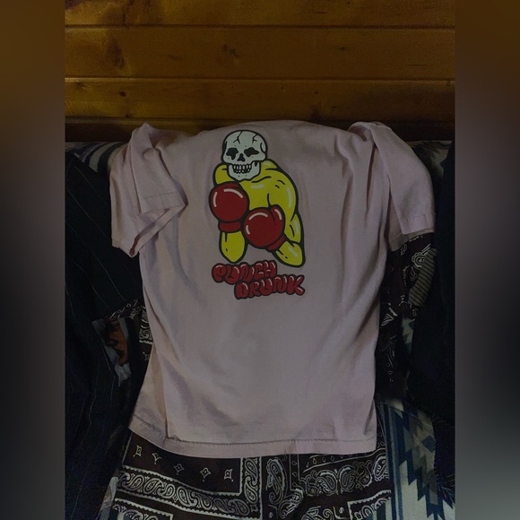 Men’s size medium shirts - Picture 7 of 8